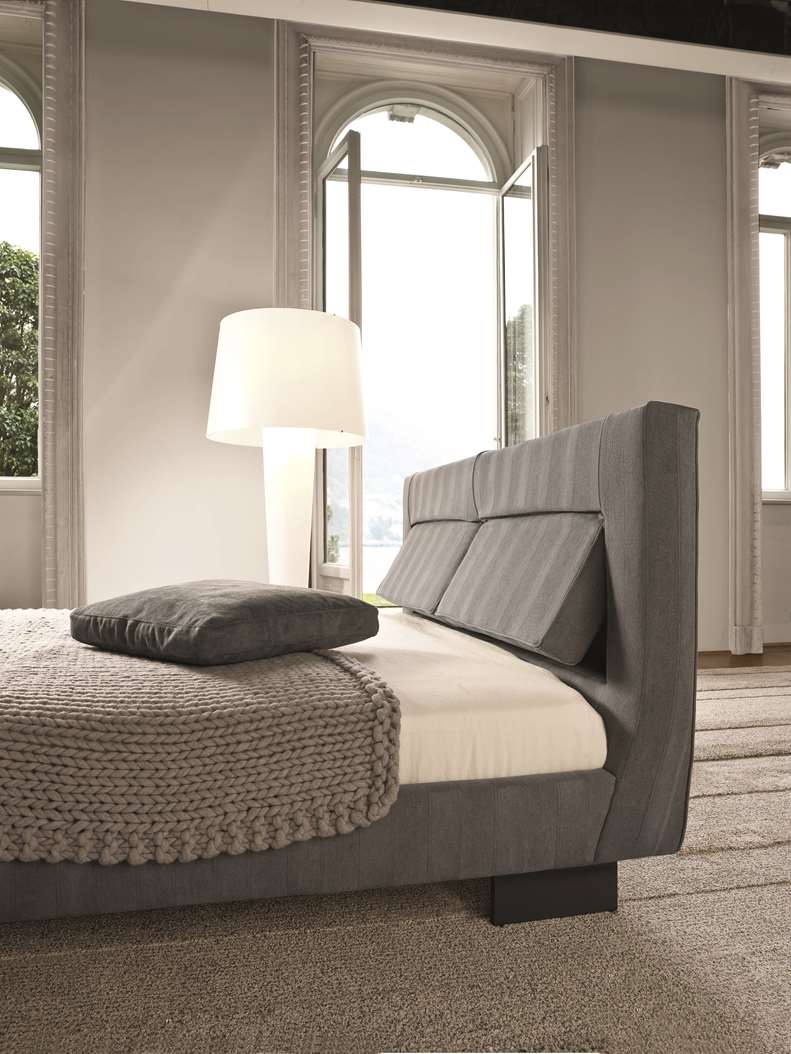 Handy – postel s polohovacím záhlavím pro větší pohodlí