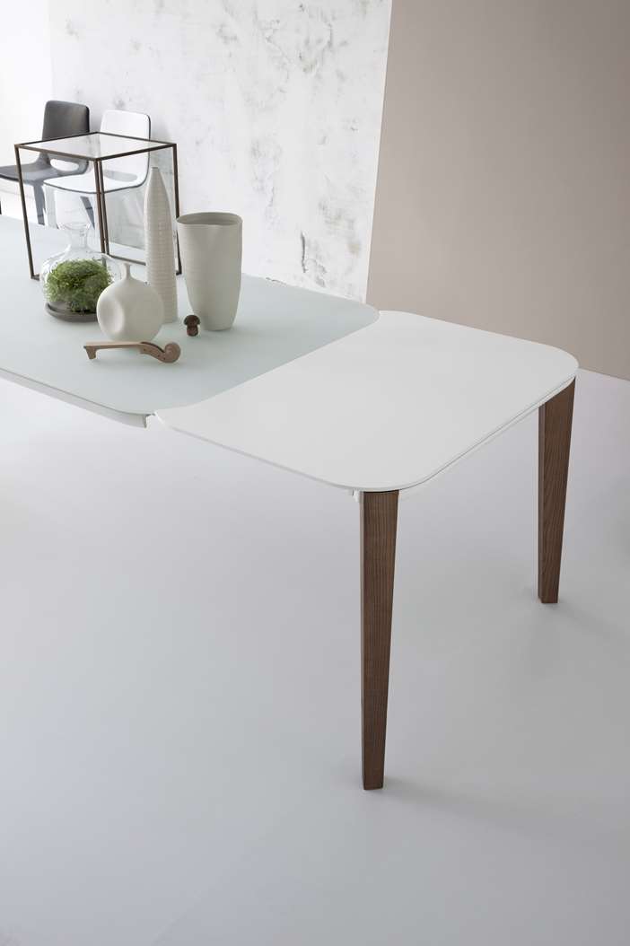 Match –  rozkládací stůl – lehký a rafinovaný design